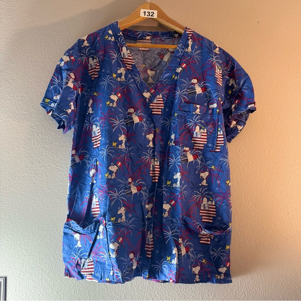 Snoopy 4th of July scrub top size Large. Small defect on pocket price reflects